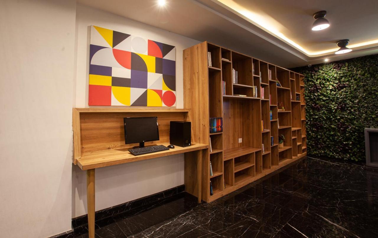 Hotel Istay Hitec Hyderabad Exterior foto