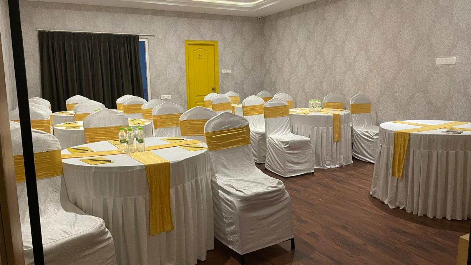 Hotel Istay Hitec Hyderabad Exterior foto
